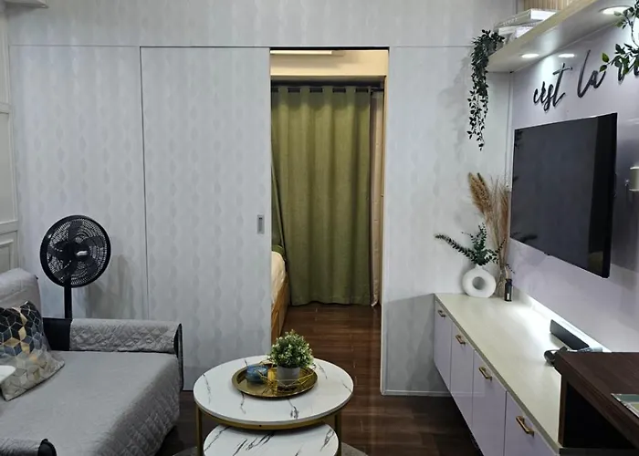 Apartment Awesome Value, Great Location