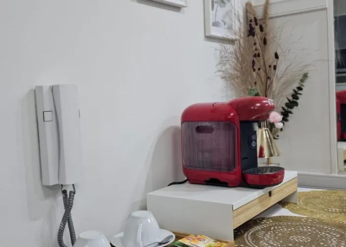 Awesome Value, Great Location Apartment Manila